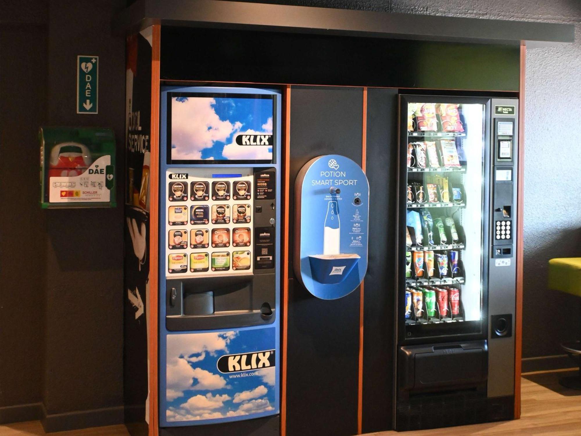 Hotel Ibis Budget Laval Bonchamp Les Laval Εξωτερικό φωτογραφία