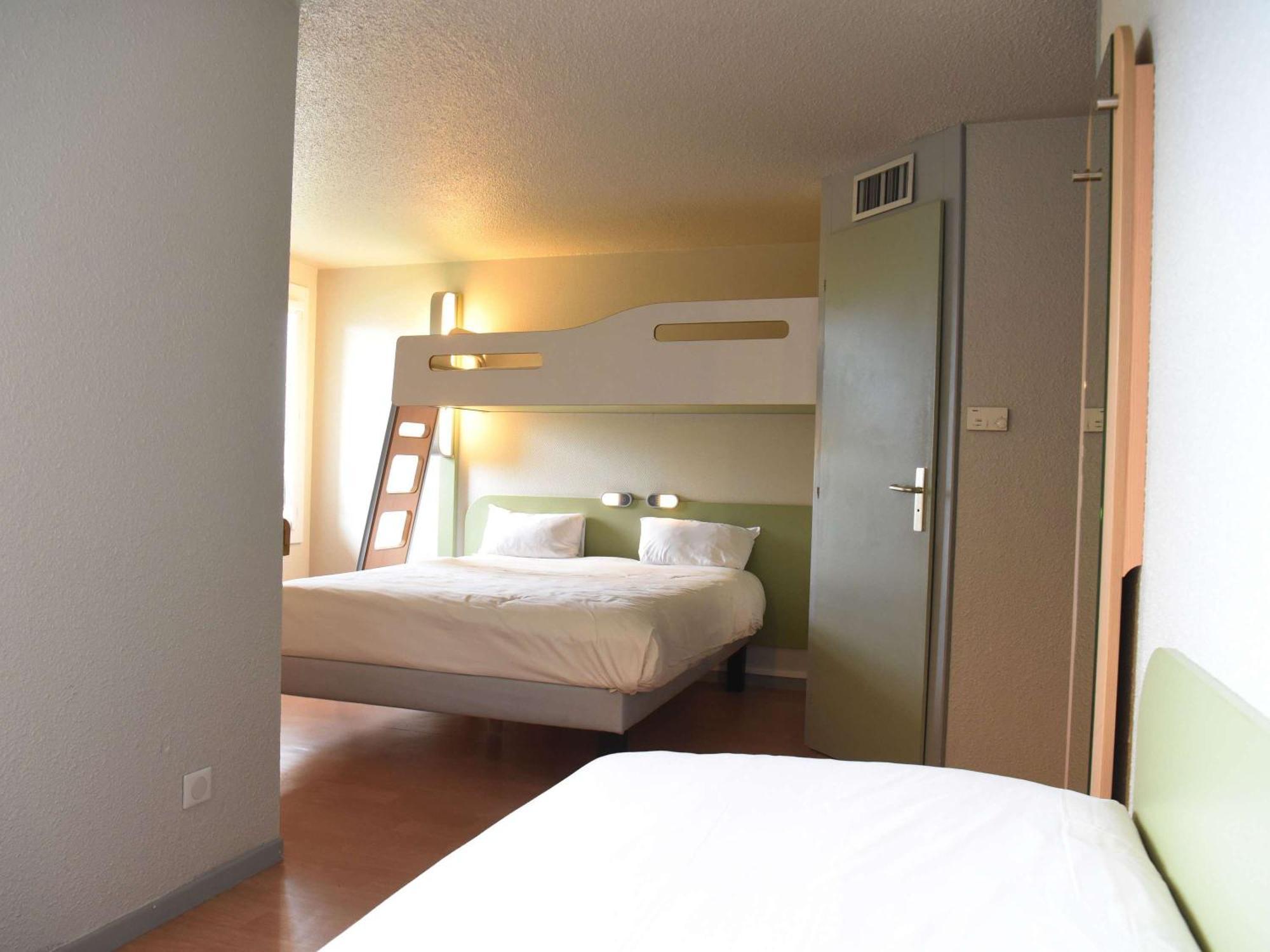 Hotel Ibis Budget Laval Bonchamp Les Laval Εξωτερικό φωτογραφία