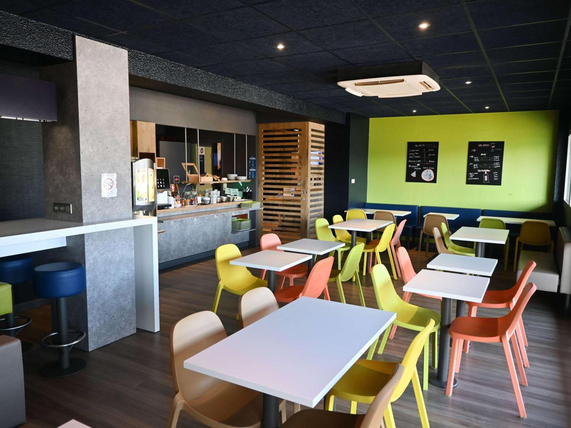 Hotel Ibis Budget Laval Bonchamp Les Laval Εξωτερικό φωτογραφία