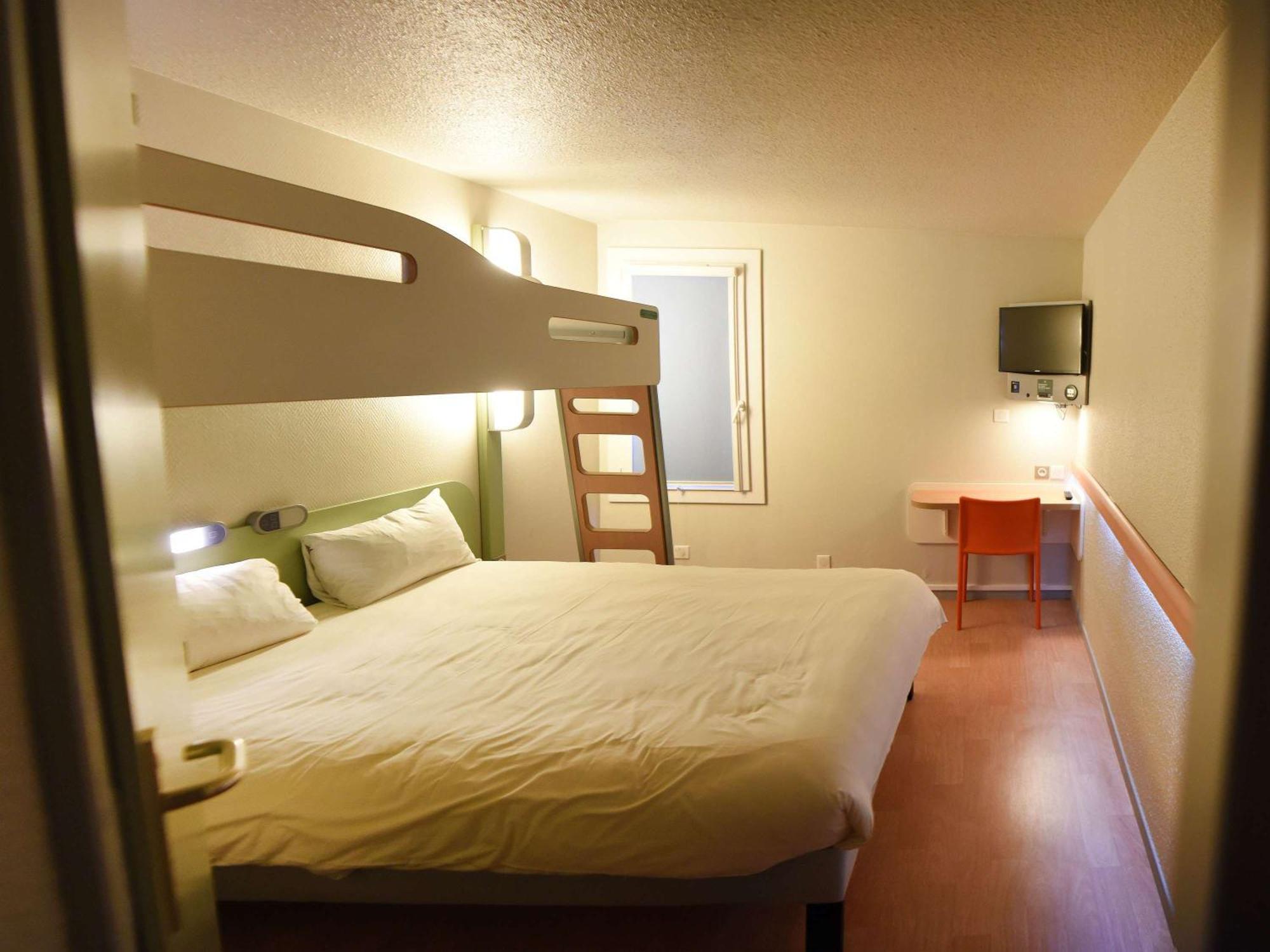 Hotel Ibis Budget Laval Bonchamp Les Laval Εξωτερικό φωτογραφία