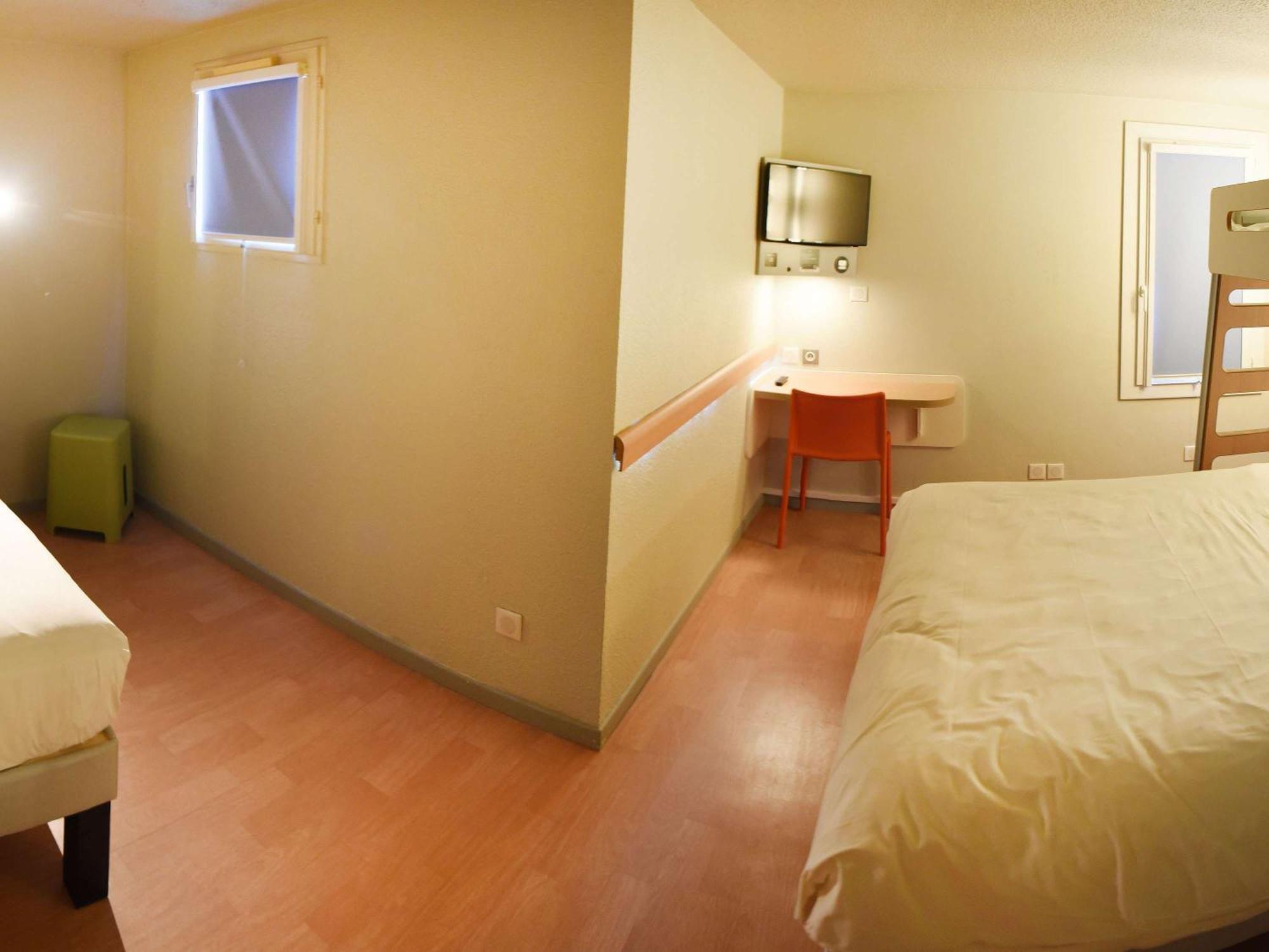 Hotel Ibis Budget Laval Bonchamp Les Laval Εξωτερικό φωτογραφία