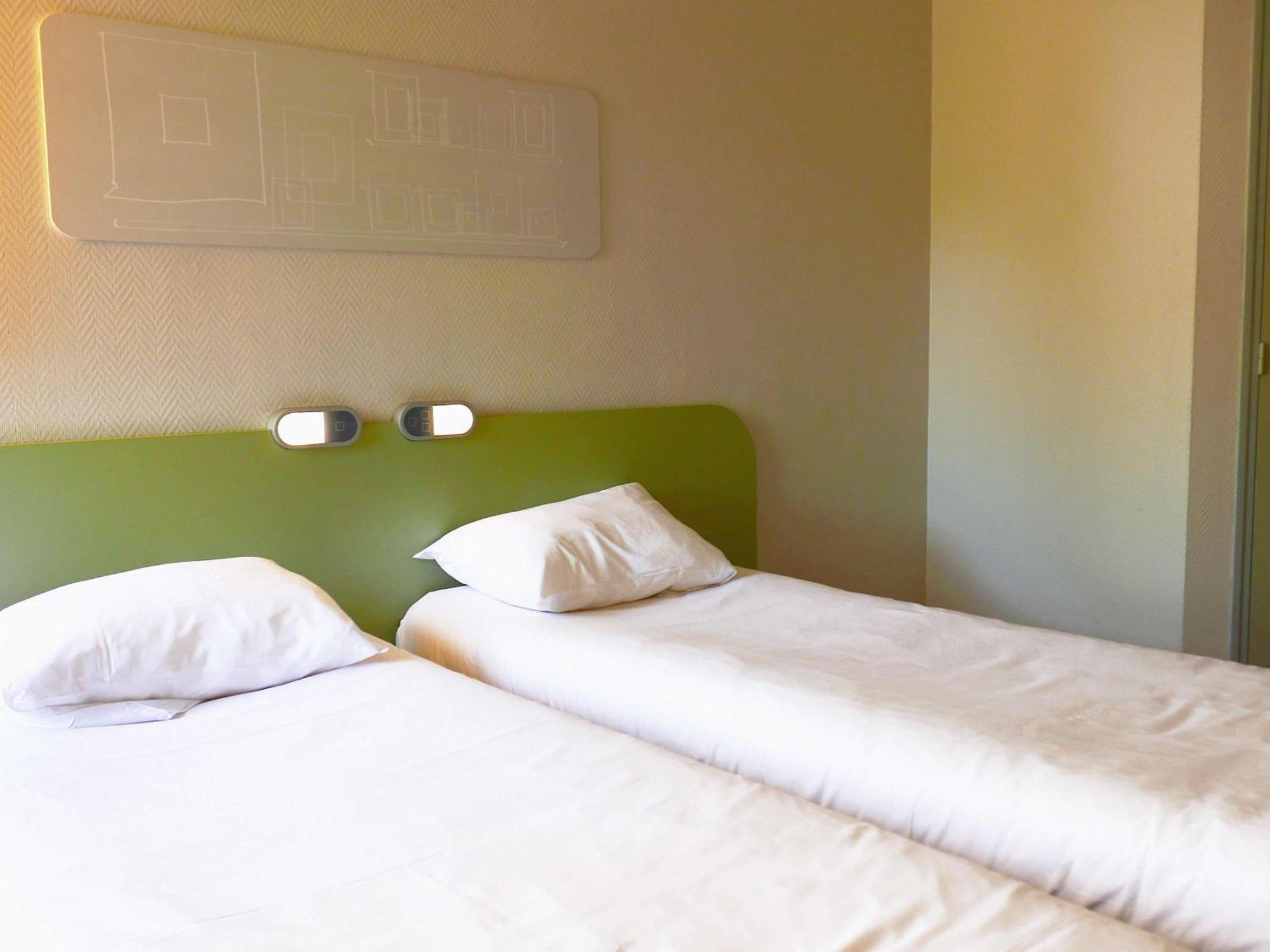 Hotel Ibis Budget Laval Bonchamp Les Laval Εξωτερικό φωτογραφία