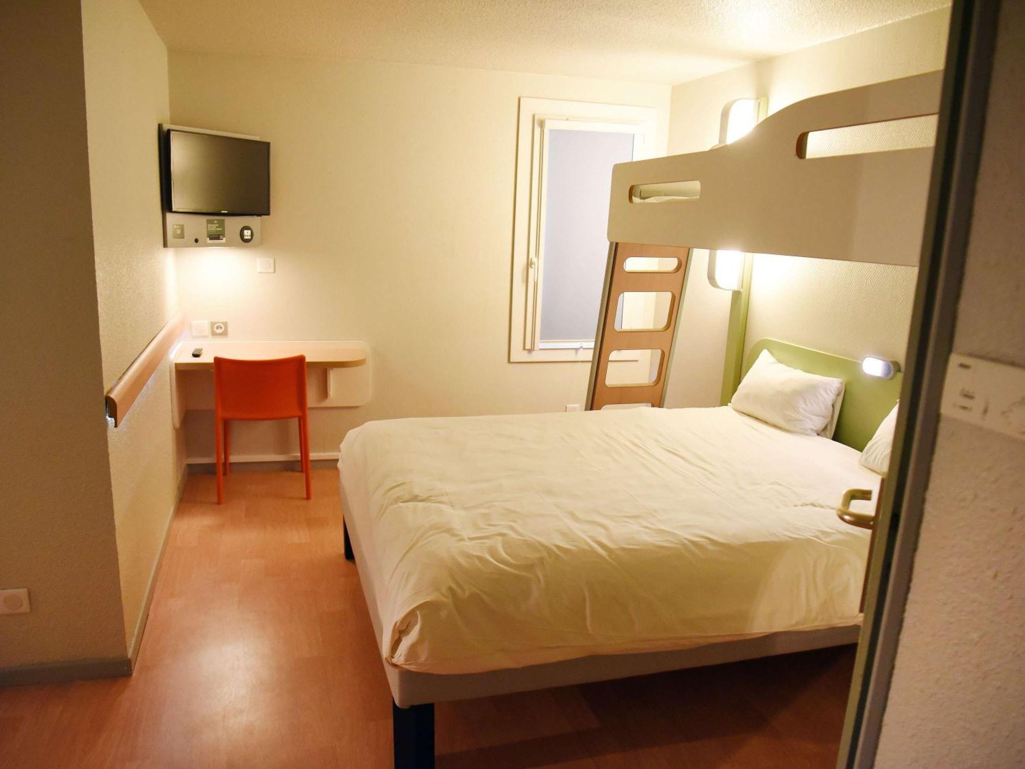 Hotel Ibis Budget Laval Bonchamp Les Laval Εξωτερικό φωτογραφία