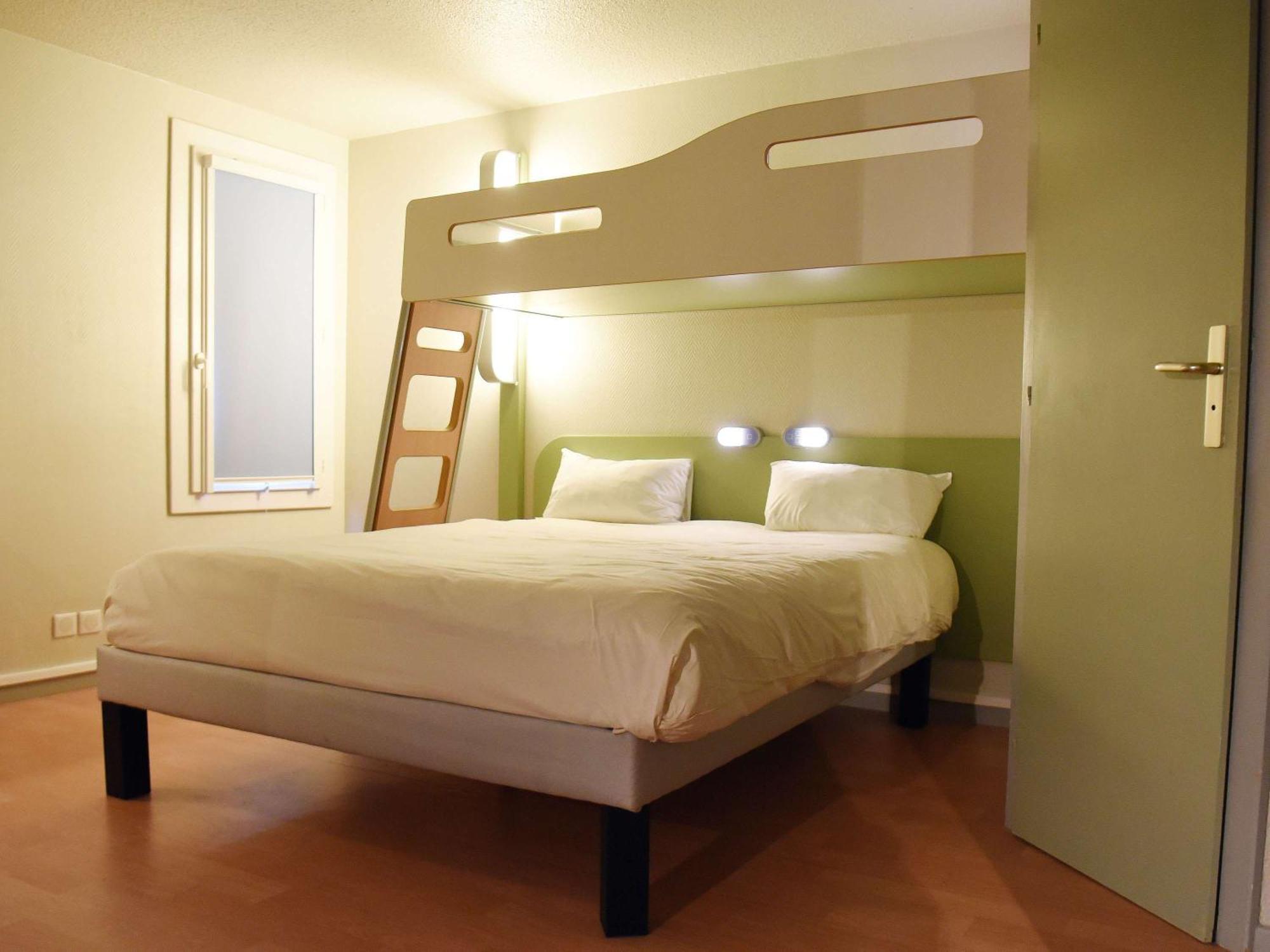 Hotel Ibis Budget Laval Bonchamp Les Laval Εξωτερικό φωτογραφία