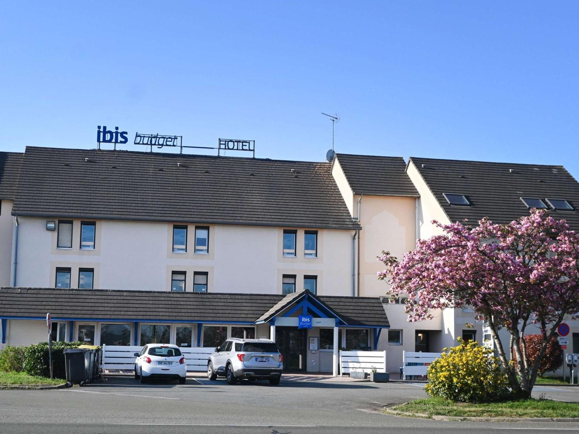 Hotel Ibis Budget Laval Bonchamp Les Laval Εξωτερικό φωτογραφία