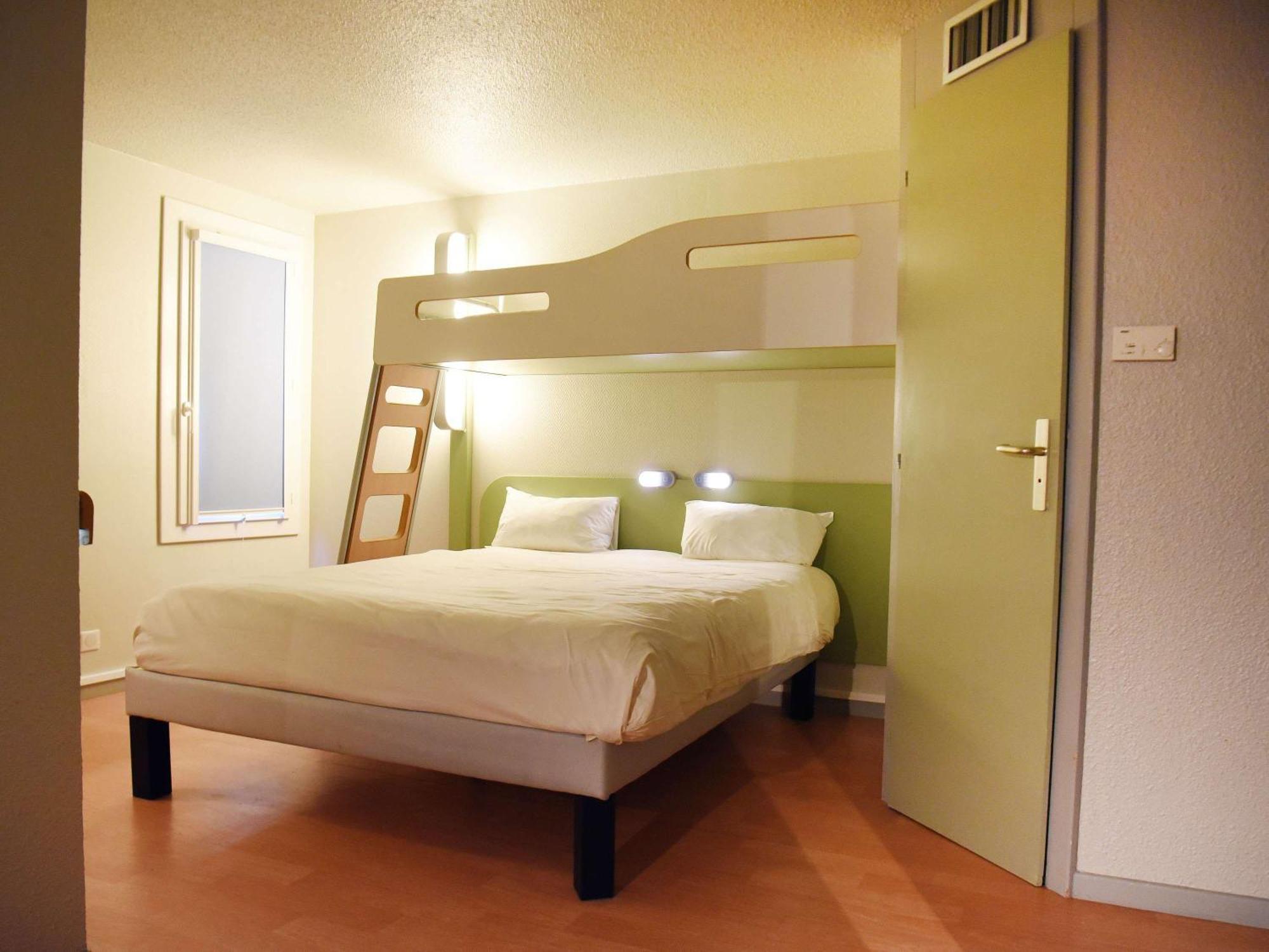 Hotel Ibis Budget Laval Bonchamp Les Laval Εξωτερικό φωτογραφία