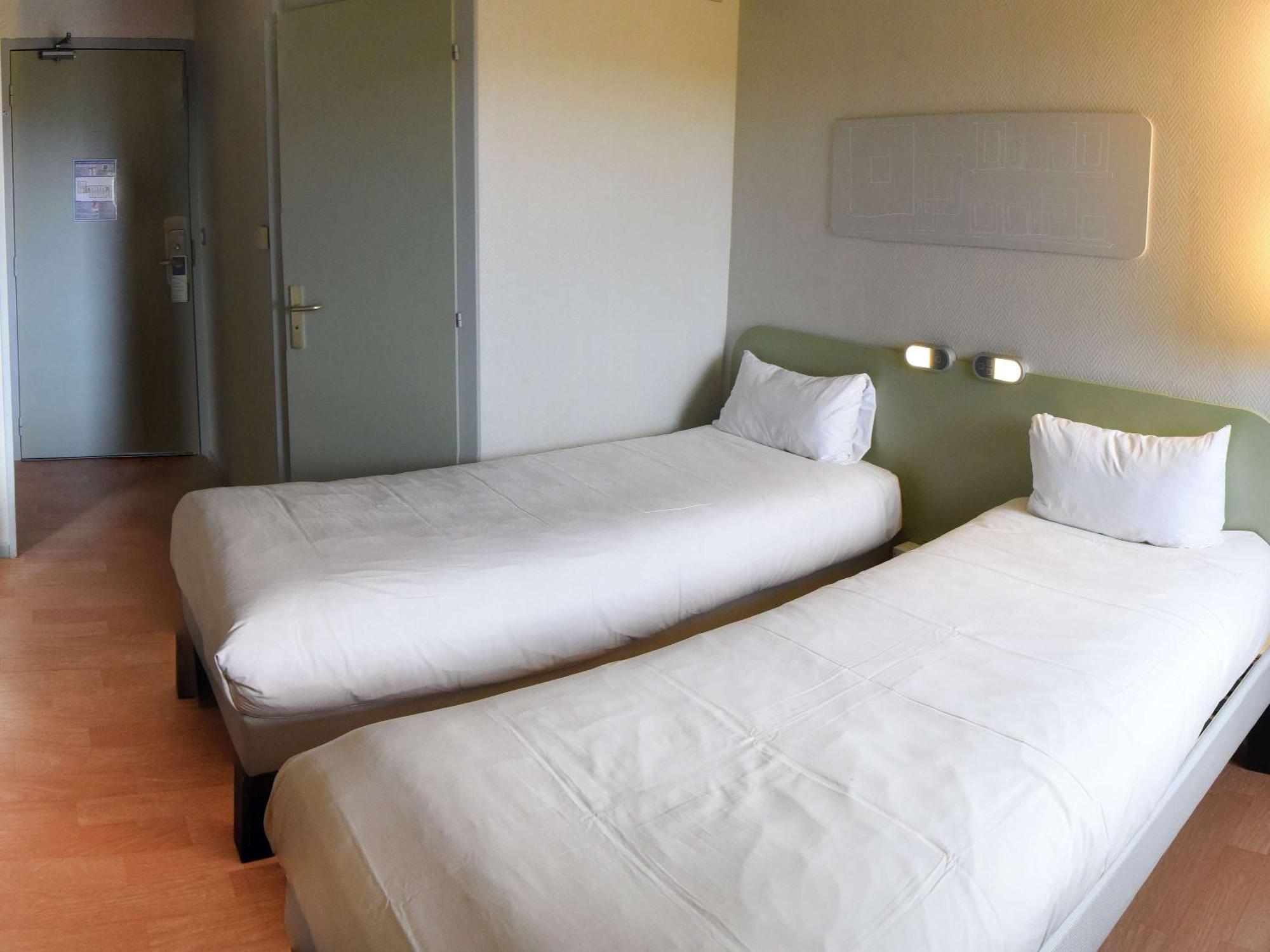 Hotel Ibis Budget Laval Bonchamp Les Laval Εξωτερικό φωτογραφία