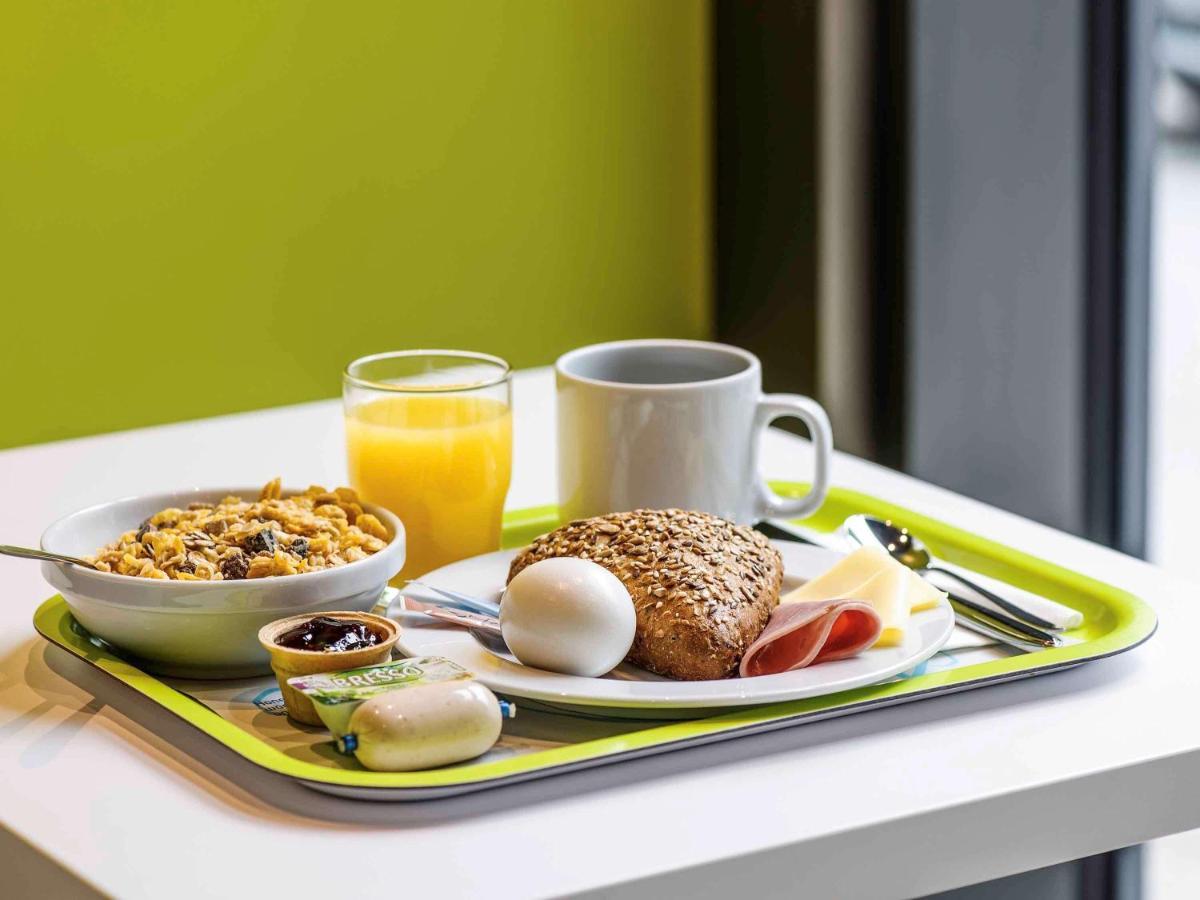 Hotel Ibis Budget Laval Bonchamp Les Laval Εξωτερικό φωτογραφία